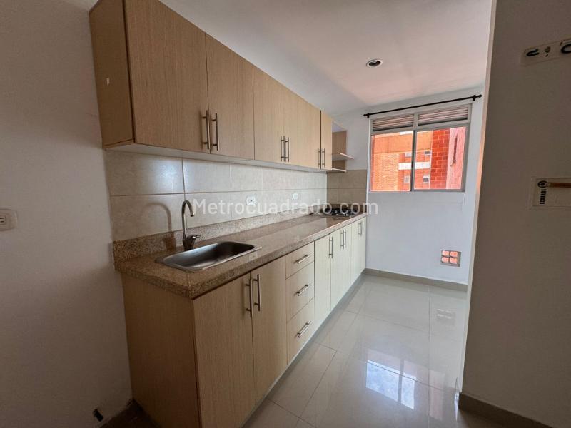 Elegante Apartamento de 2 Alcobas en Arriendo en Centro - 3