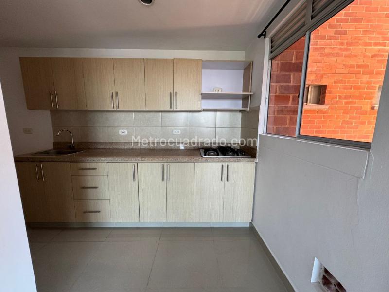 Elegante Apartamento de 2 Alcobas en Arriendo en Centro - 4
