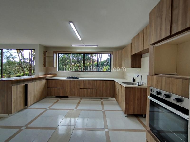 Casa amplia de 5 habitaciones con vista panorámica en zona residencial - 5