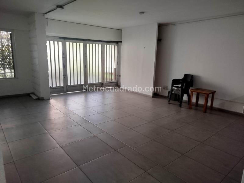 Commercial 5BR House in La Castellana - 2
