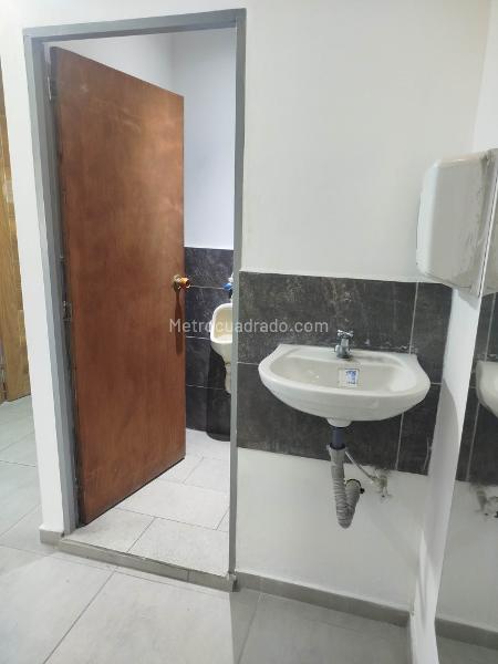 Commercial 5BR House in La Castellana - 5