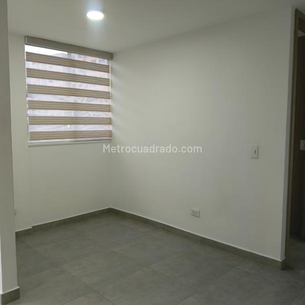 Charming 2BR Apartment with Balcony in Alto Bonito - 5