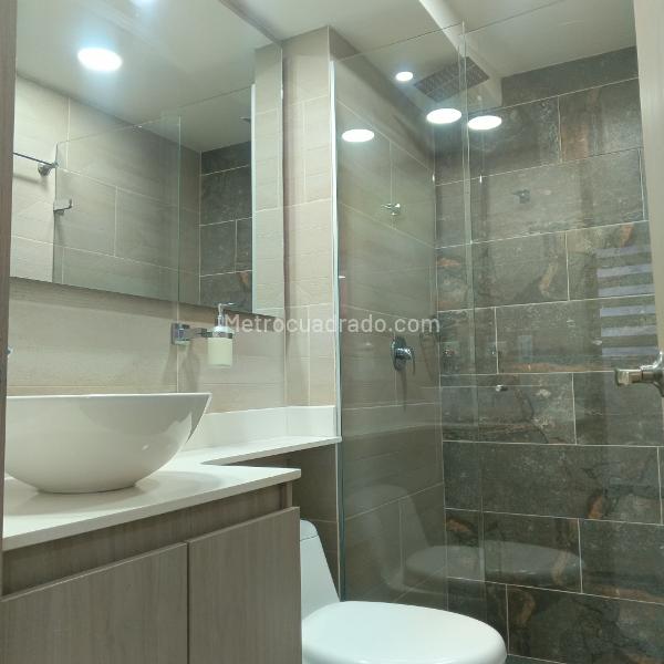 Charming 2BR Apartment with Balcony in Alto Bonito - 7