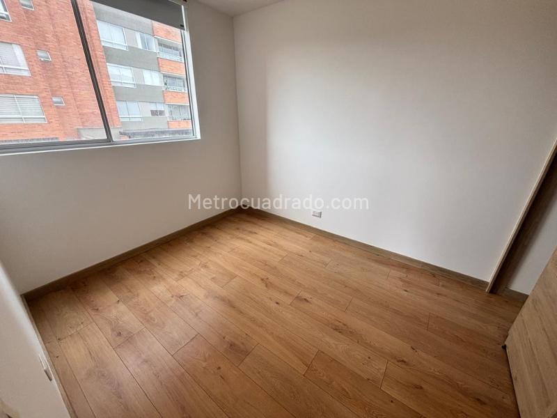 Apartamento cómodo de 3 habitaciones y 2 baños en Santa Ana - 3