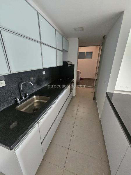 3BR Apartment in Los Colegios (90 m²) - 3