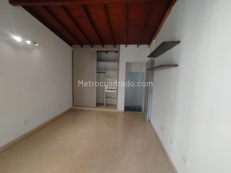 4BR House with Panoramic View in Veldromo (220 m²) - 2