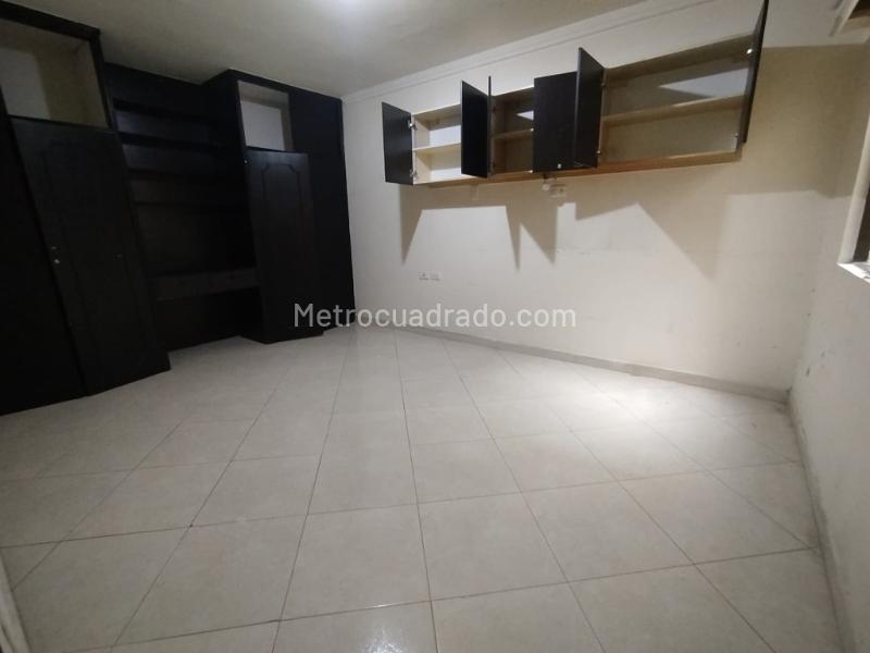Elegant 4BR House with Spacious Layout in Belen Parque - 3