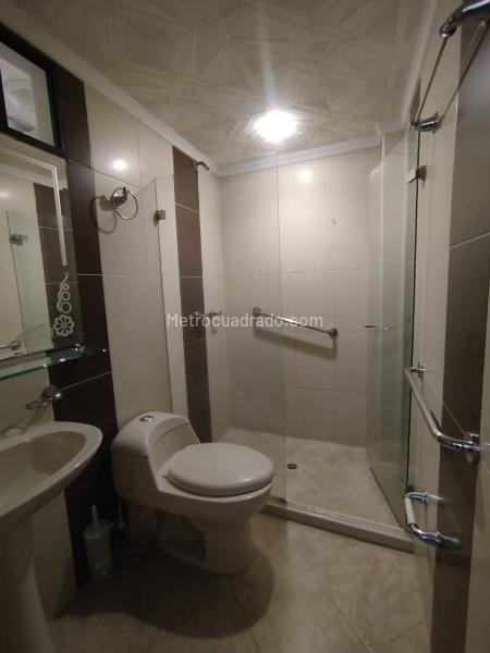 Elegant 4BR House with Spacious Layout in Belen Parque - 4