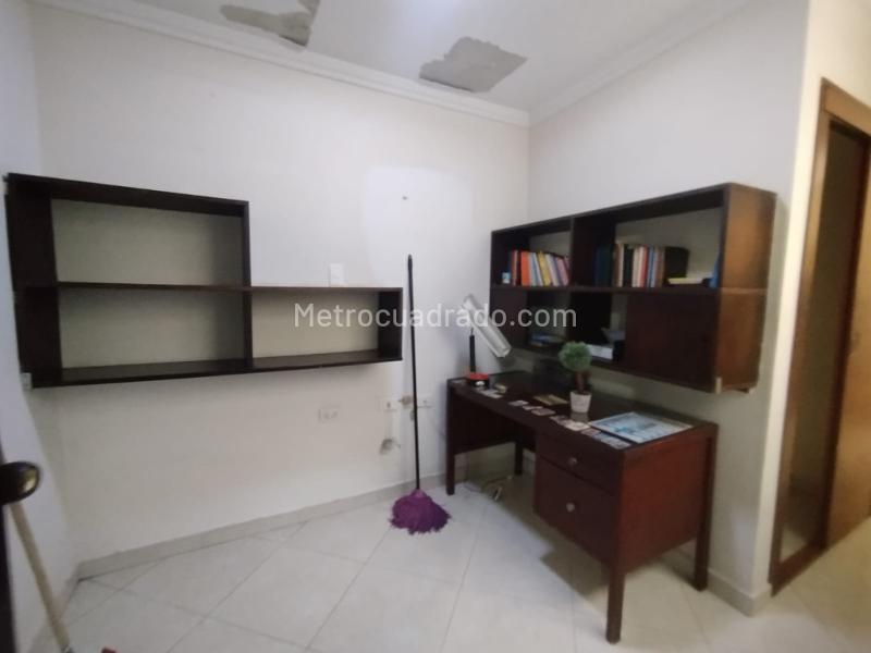 Elegant 4BR House with Spacious Layout in Belen Parque - 9