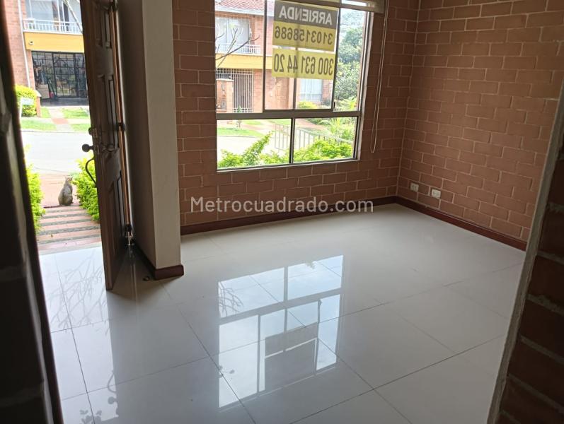 Acogedora casa en arriendo de 3 habitaciones en Suramérica - 6