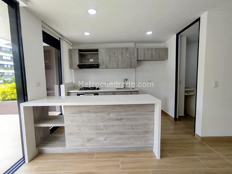 Apartamento moderno en arriendo con balcón y 3 habitaciones - 4