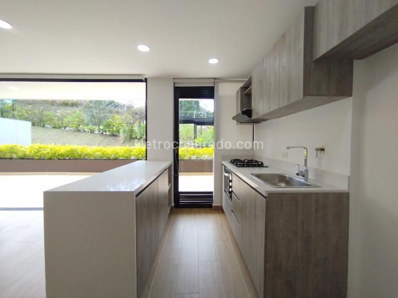 Apartamento moderno en arriendo con balcón y 3 habitaciones - 5