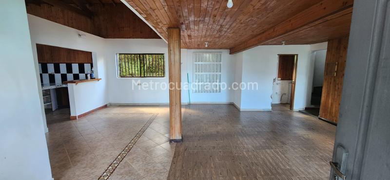 Casa amplia de 3 Alcobas con Terraza en San Lucas - 2