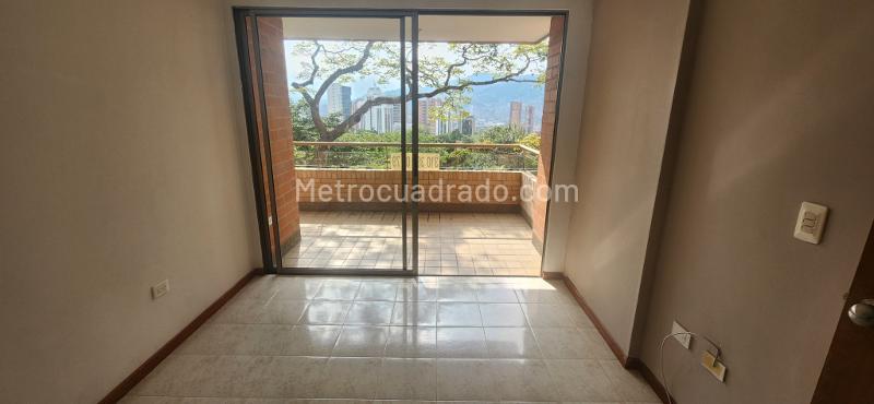 Apartamento de 2 Alcobas con Seguridad 24/7 en Los Balsos - 2