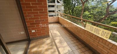 Apartamento de 2 alcobas en arriendo en Los Balsos, Medellín, 80 m² · foto 3 de 12