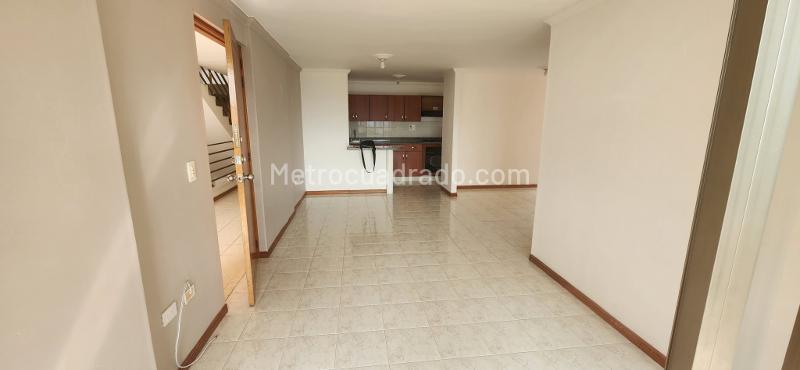 Apartamento de 2 Alcobas con Seguridad 24/7 en Los Balsos - 4