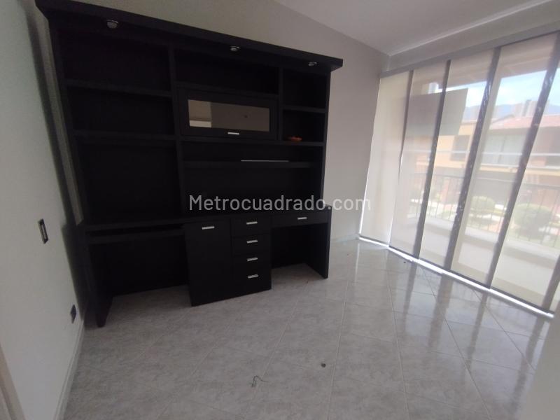 Encantadora Casa de 3 Habitaciones en Suramérica - 9