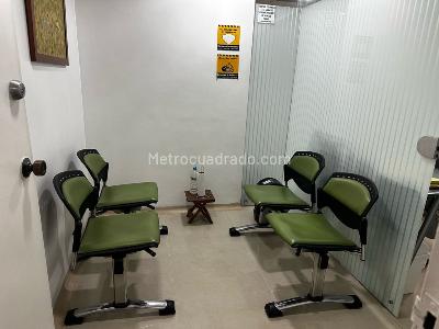 Apartaestudio en venta en El Poblado, Medellín, 32 m² · foto 2 de 12