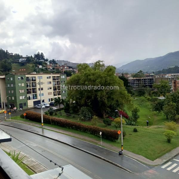 Elegante Apartamento de 2 Habitaciones en Pinares - 4