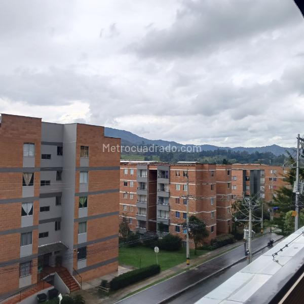 Elegante Apartamento de 2 Habitaciones en Pinares - 5