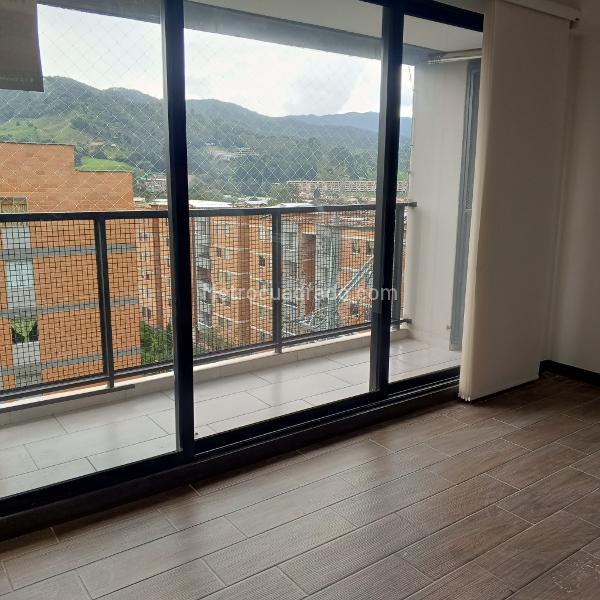 Elegant 2BR Apartment for Rent in Pinares - 3