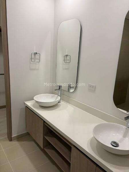 Modern 1BR Loft Apartment in La Fe - 4