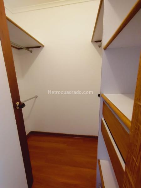 Elegant 4BR Apartment in Las Palmas - 5