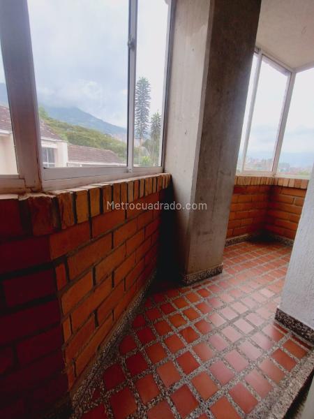 Elegant 4BR Apartment in Las Palmas - 7