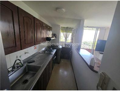 Apartaestudio en venta en El Poblado, Medellín, 42 m² · foto 3 de 13