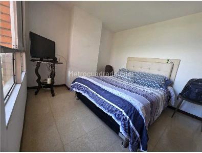 Apartaestudio en venta en El Poblado, Medellín, 42 m² · foto 8 de 13