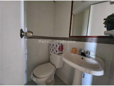 Apartaestudio en venta en El Poblado, Medellín, 42 m² · foto 10 de 13