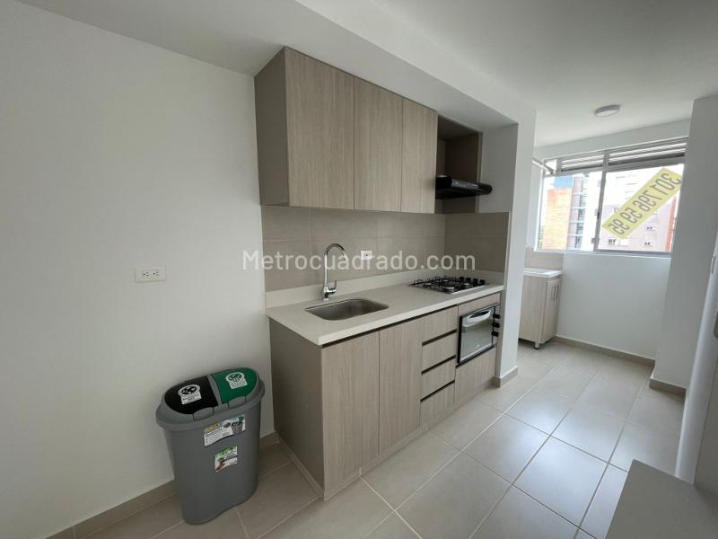 Moderno Apartamento de 3 Alcobas con Vista Panorámica en Santa Ana
