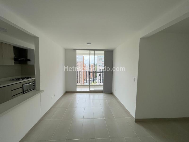 Modern 3BR Apartment with Panoramic Views in Santa Ana - 3
