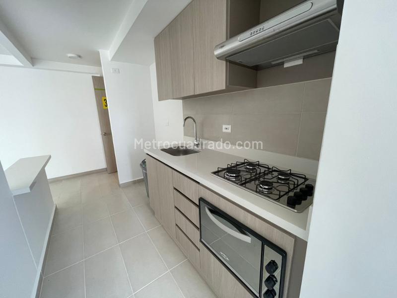 Modern 3BR Apartment with Panoramic Views in Santa Ana - 2