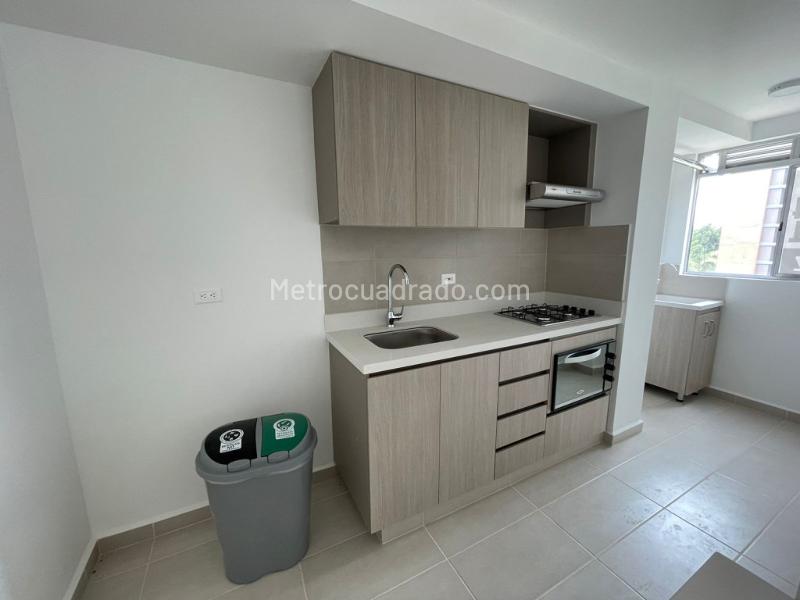 Modern 3BR Apartment with Panoramic Views in Santa Ana - 3