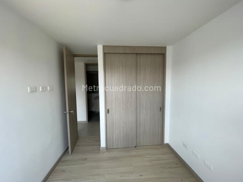 Moderno Apartamento de 3 Alcobas con Vista Panorámica en Santa Ana - 3