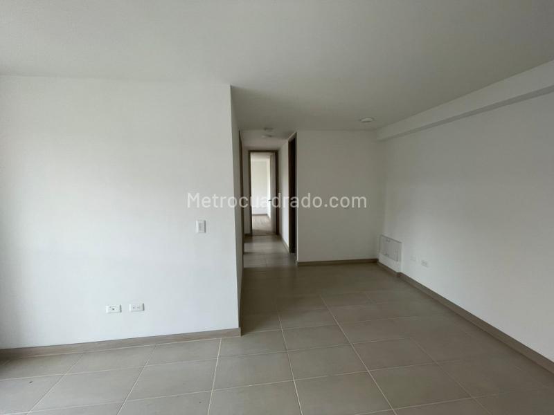 Moderno Apartamento de 3 Alcobas con Vista Panorámica en Santa Ana - 4
