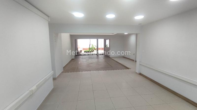 Commercial House with 5BR in Laureles - 2