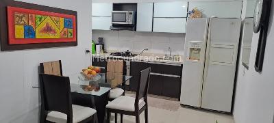 Apartamento de 3 alcobas en venta en Villa Carlota, Medellín, 92 m² · foto 3 de 17