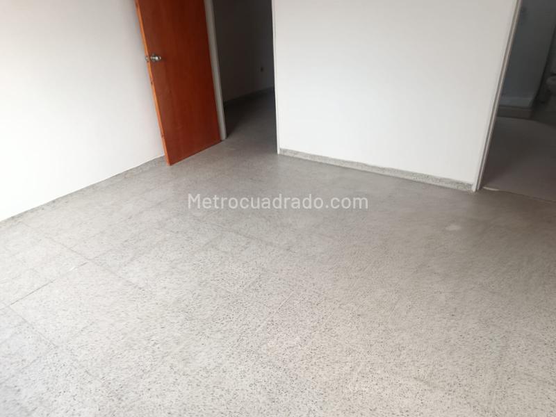 Elegant Duplex House with 4BR in Calasanz - 6