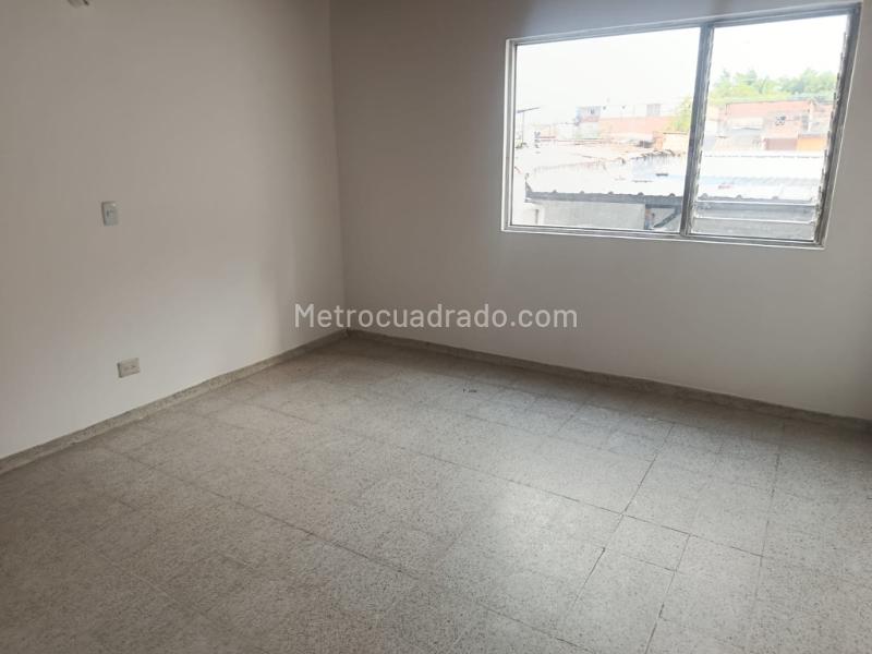 Elegant Duplex House with 4BR in Calasanz - 7