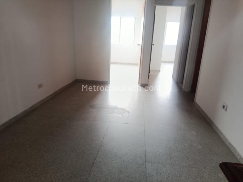 Elegant Duplex House with 4BR in Calasanz - 9