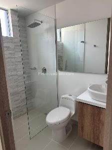 Apartamento de 2 alcobas en venta en El Poblado, Medellín, 79 m² · foto 8 de 20