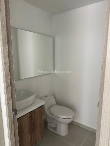 Apartamento de 2 alcobas en venta en El Poblado, Medellín, 79 m² · foto 9 de 20