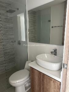 Apartamento de 2 alcobas en venta en El Poblado, Medellín, 79 m² · foto 12 de 20