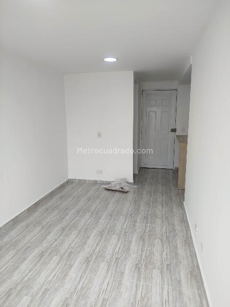 3BR Apartment with Private Parking in Robledo - 8