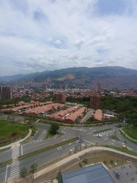 Apartamento de 3 Alcobas con Excelente Vista en Amazonía (92 m²)