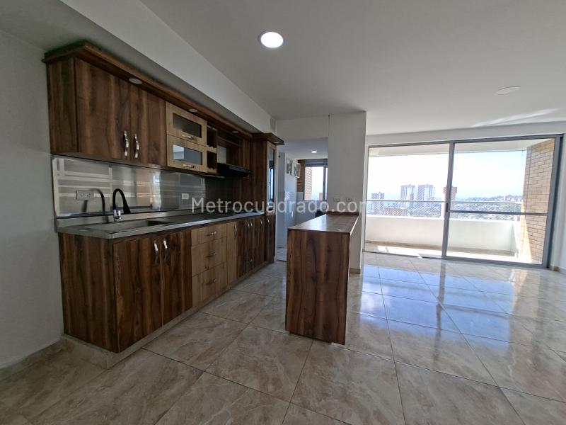 Encantador apartamento de 3 habitaciones con parqueadero en Obrero - 6
