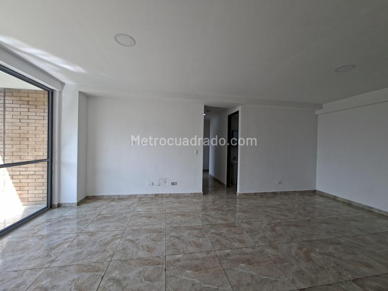 Encantador apartamento de 3 habitaciones con parqueadero en Obrero - 8