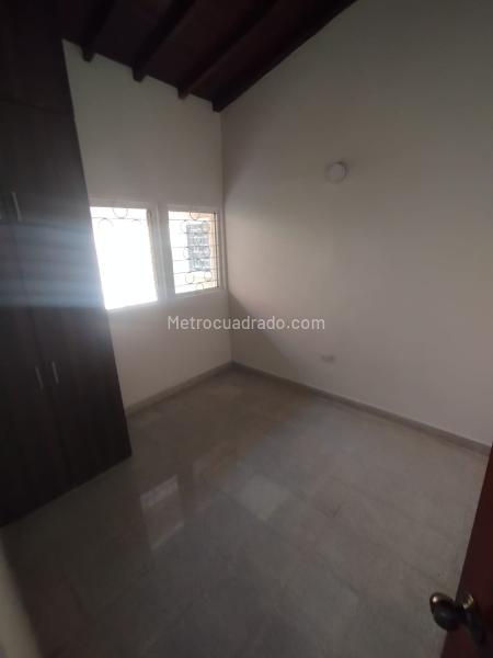 4BR House for Sale/Rent in Santa Monica with Garden & Garage - 7